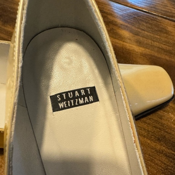 STUART WEITZMAN~pearly gold patent leather~MID-HEEL SHINY GOLD PUMP SHOES 7.5N - Picture 4 of 11
